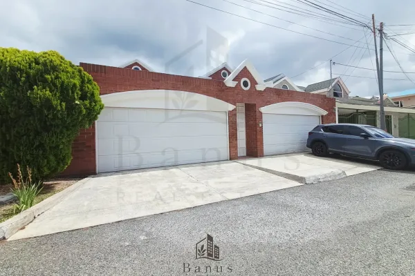 Casa - Jardines de San Isidro, Zona 16 — foto 1