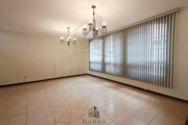 Casa - Jardines de San Isidro, Zona 16 — foto 2