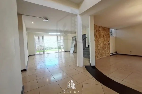 Casa - Jardines de San Isidro, Zona 16 — foto 4